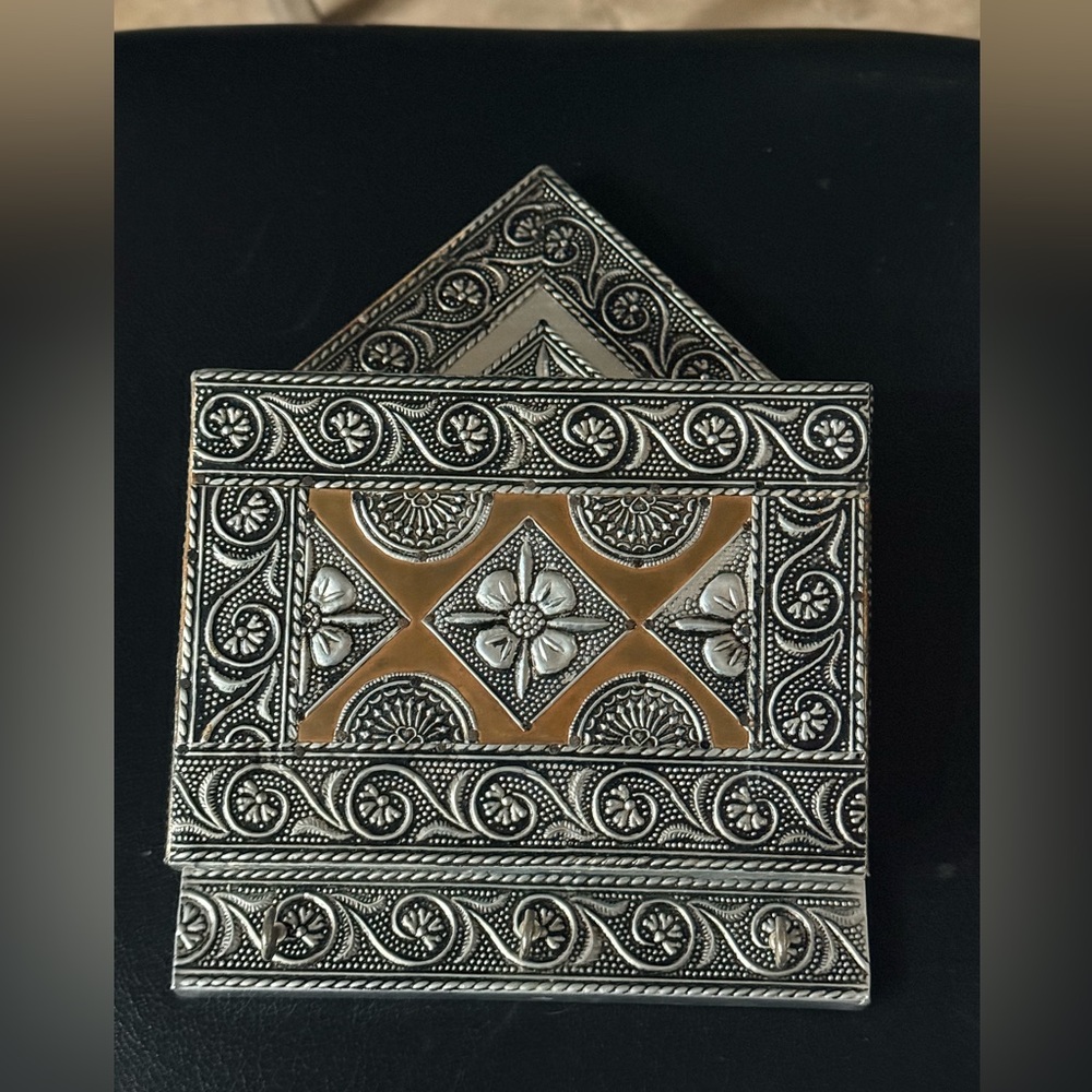 Oxidize key holdder